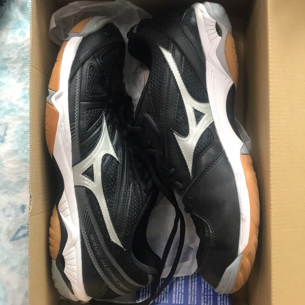 mizuno volleyball shoes size W11
